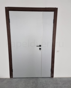 Двухстворчатые межкомнатные двери Капель Classic в ПВХ пленке Титан, офисное здание в г.Омск
