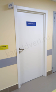 Белые двери Капель Classic, установленные в больнице